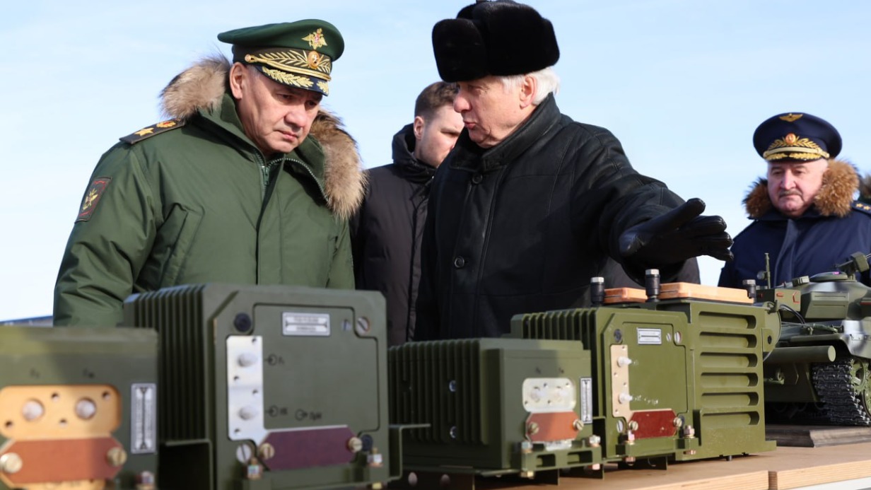 Шойгу проверил выполнение гособоронзаказа по ракетным комплексам в Подмосковье