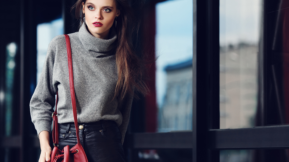 Украсят любую: пять вещей базового гардероба, которые подойдут женщинам всех возрастов