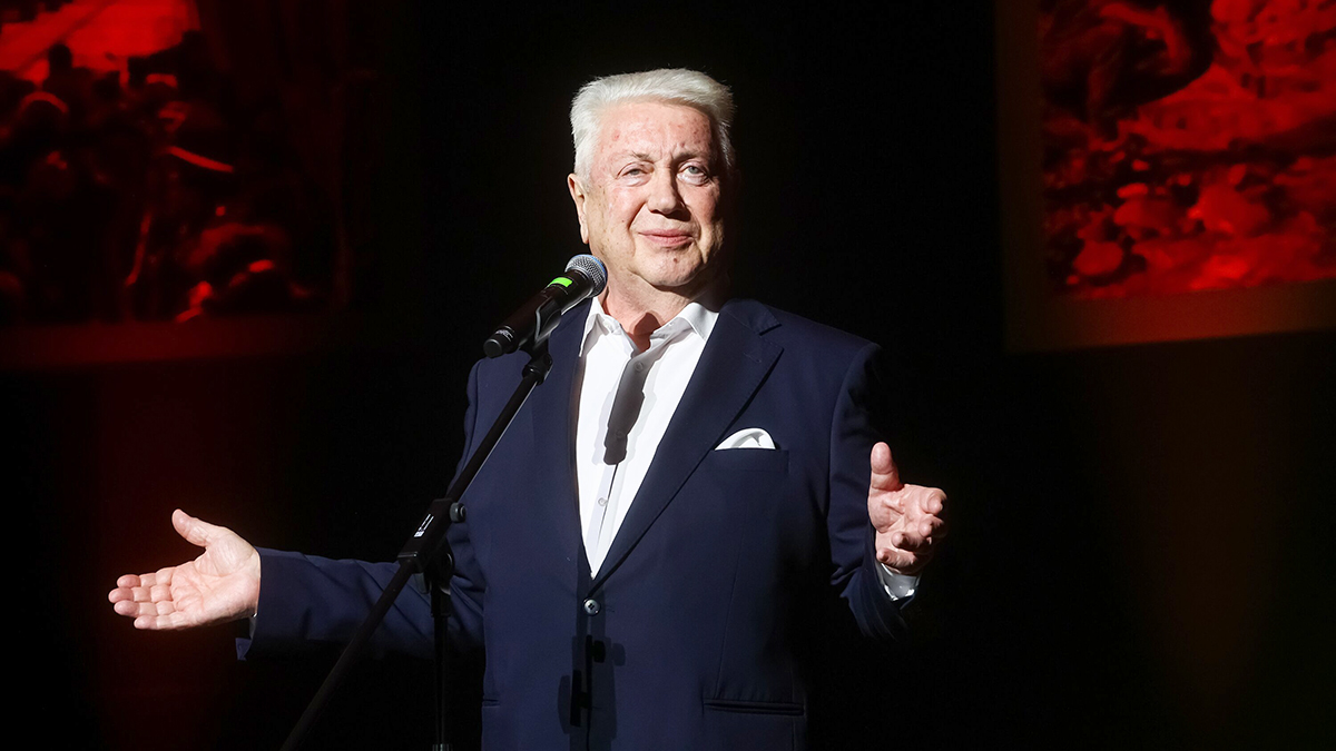 Помощница Винокура ответила на слухи о завершении его карьеры