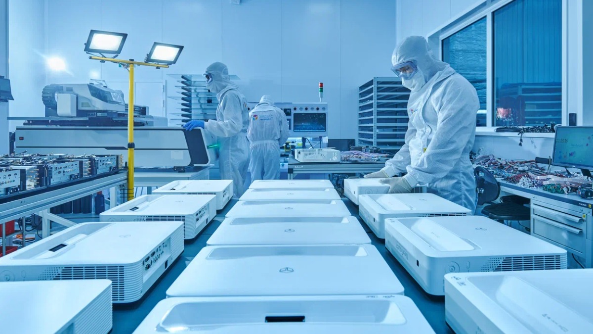 Резидент «Технополиса «Москва» увеличил выпуск интерактивных панелей на 30 процентов