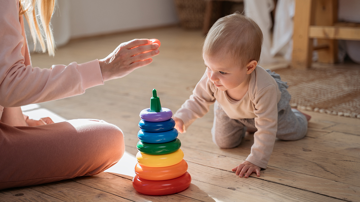 Госпрограмму по подготовке и сертификации нянь предложили создать в России