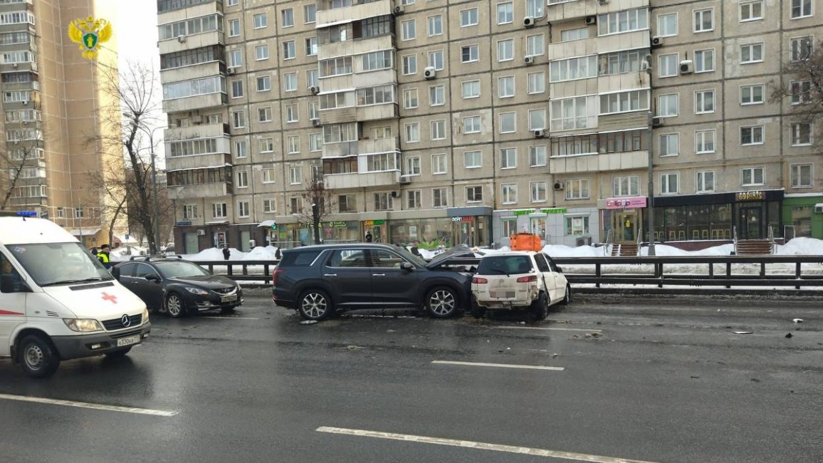 Трое детей пострадали в результате массового ДТП на улице Народного Ополчения 