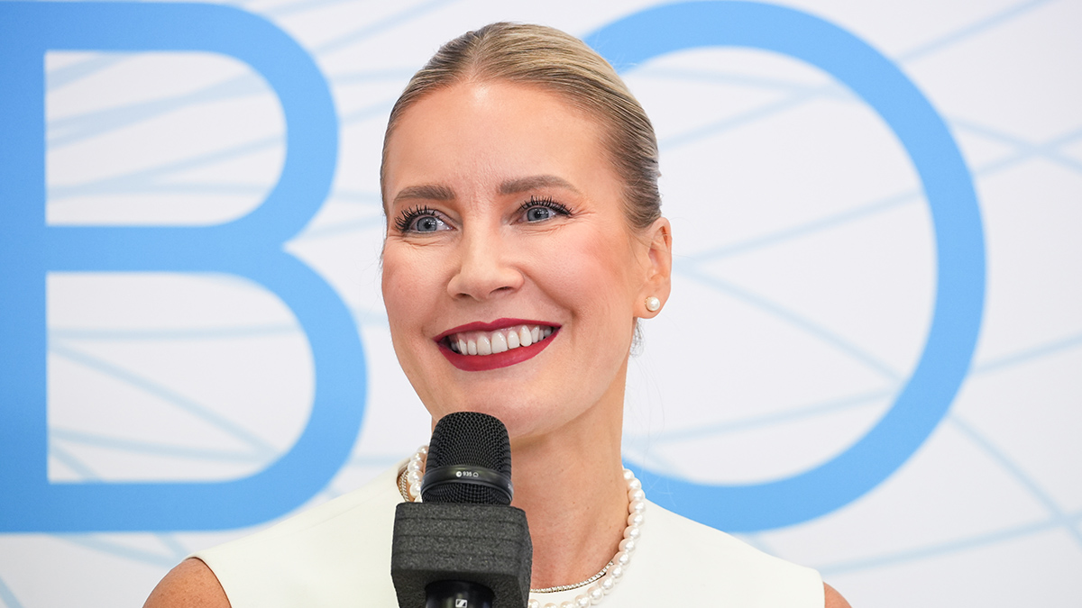 «Очень сложно было купить»: Елена Летучая приобрела пакет кала за 40 тысяч рублей