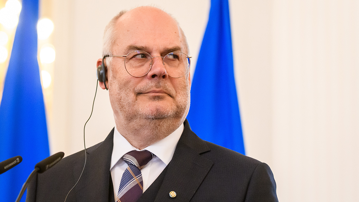 Президент Эстонии подписал лишающий иностранцев права голоса закон