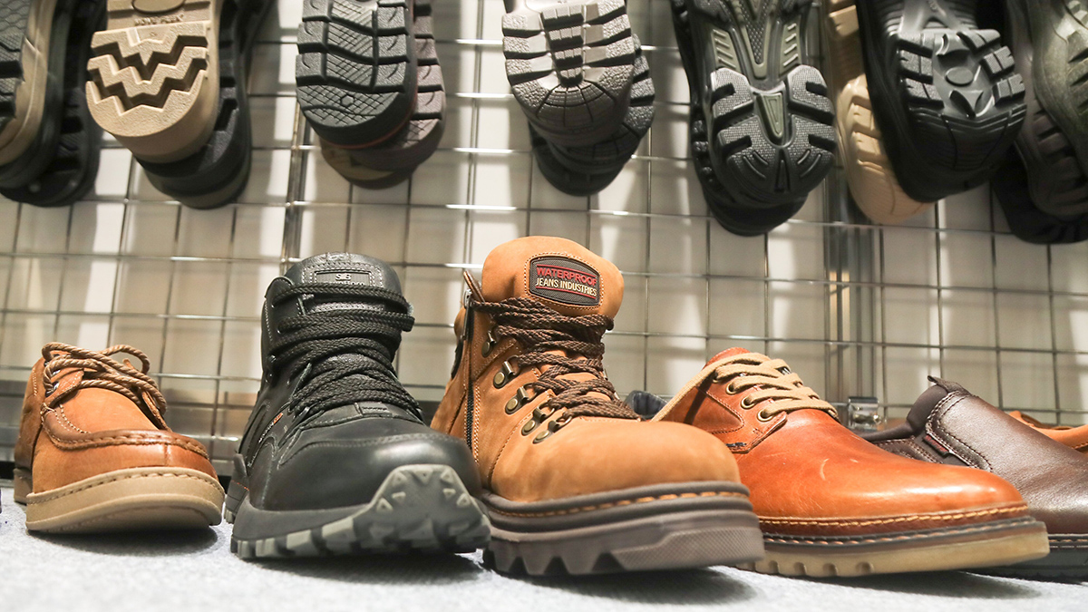 Эксперты рассказали, как правильно выбрать мужские ботинки на осень