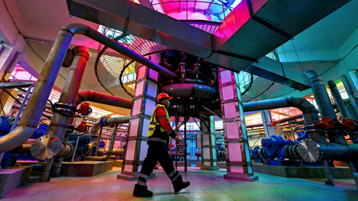 Специалисты начали готовить московские фонтаны к новому сезону