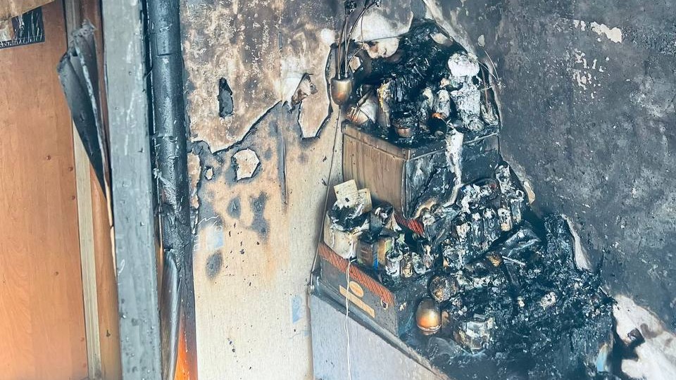 Женщина погибла при пожаре в жилом доме на Уссурийской улице