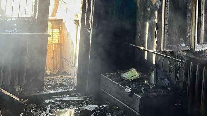 Два пенсионера погибли при пожаре в Линейном проезде