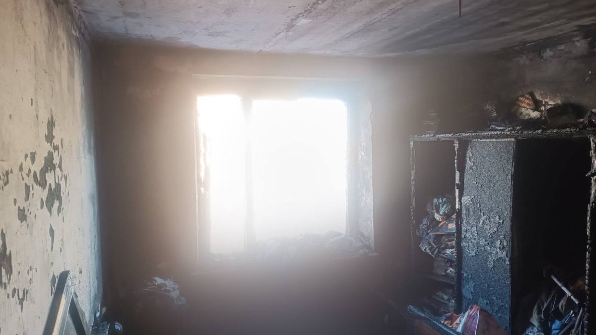 СК проводит проверку по факту гибели женщины при пожаре на востоке столицы