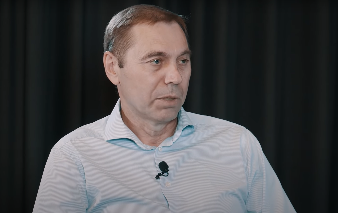 «Все завидуют»: бывший мэр Иркутска устроил дрифт по Байкалу на белом лимузине