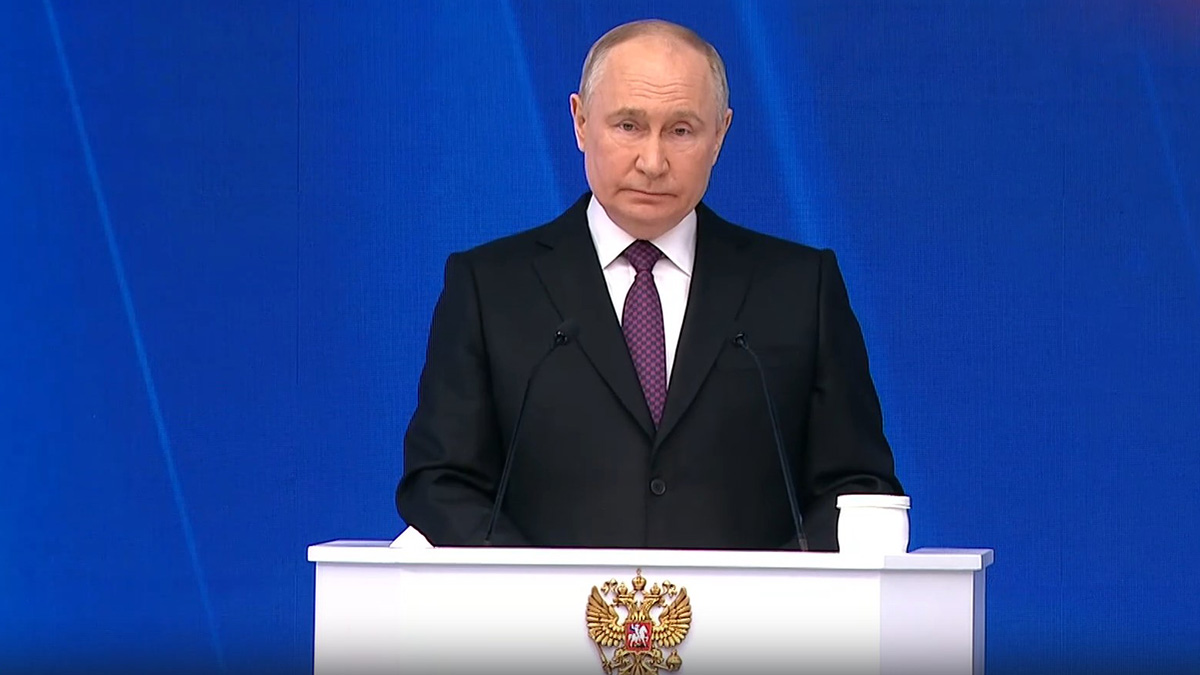 Путин заявил о планах серьезно укрепить группировки ВС РФ на западном направлении