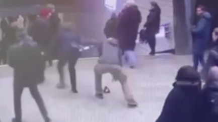Безбилетник избил контролера в столичном метро. Видео
