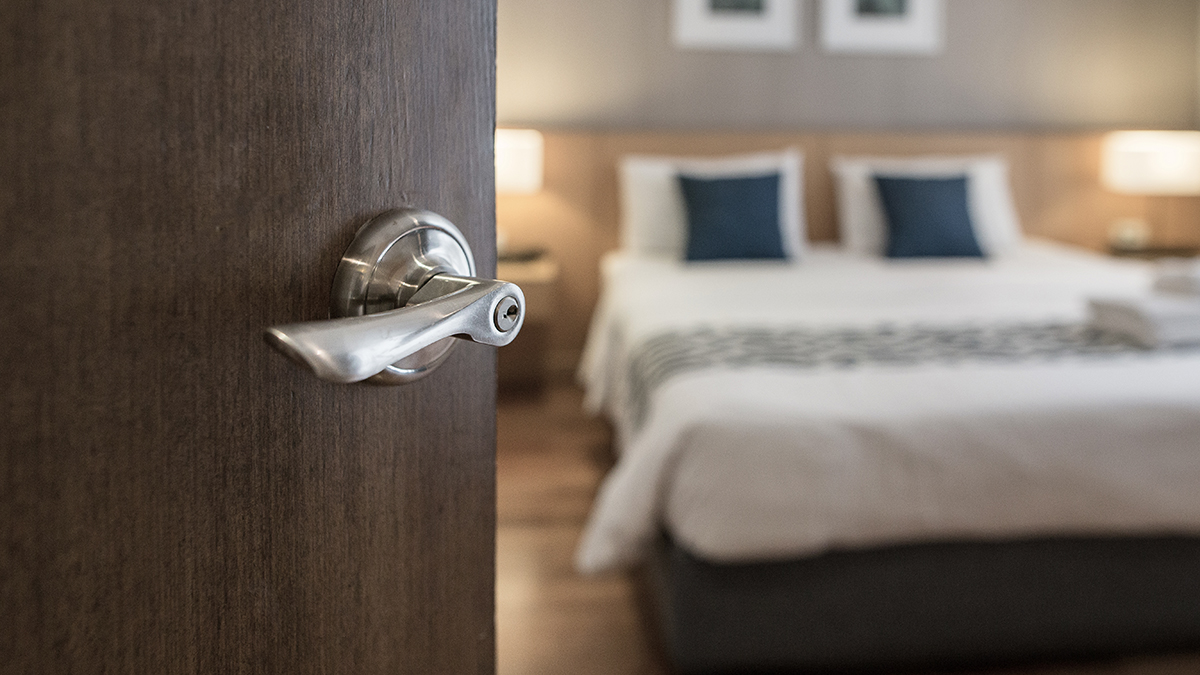 Shot: Владельцы отелей в Анапе стали массово продавать свой бизнес