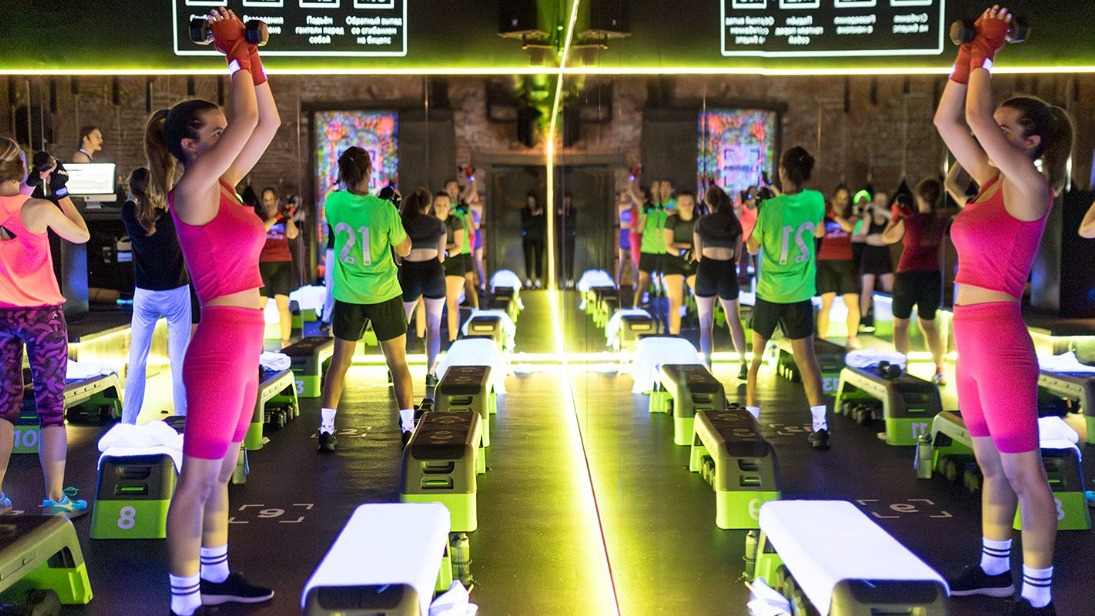 Москвичам рассказали о популярных тренировках проекта «Спортивные выходные»