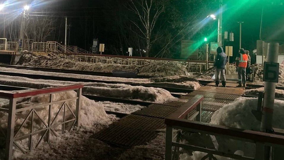 Электричка насмерть сбила подростка на станции Храпуново