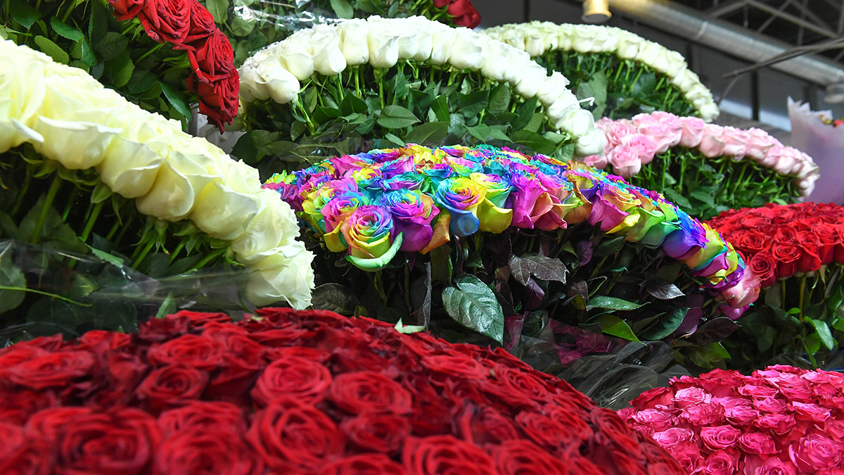 Московский курьер получил рекордные чаевые за доставку 1500 роз