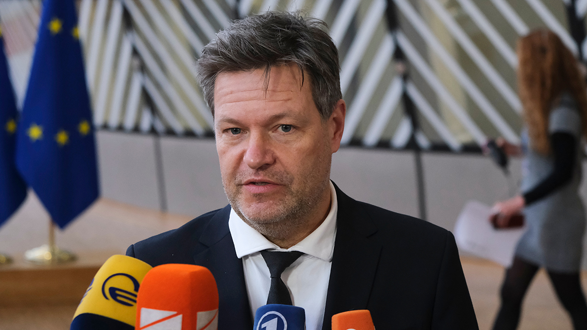 Вице-канцлер Германии Хабек сообщил о распаде правящей коалиции