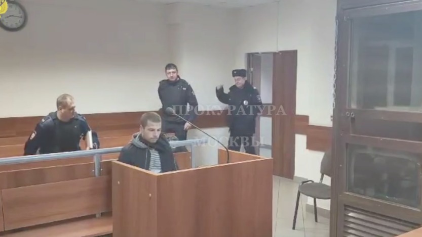 Москвич напал с ножом на девушку за отказ проводить до дома