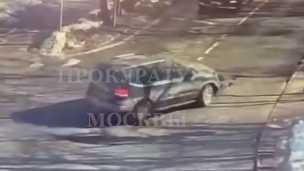 Иномарка насмерть сбила пенсионерку на северо-западе Москвы