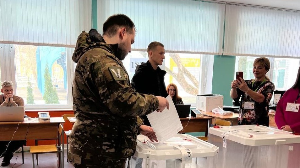 Московский молодогвардеец, участник СВО Александр Кряжев проголосовал на своем избирательном участке в Зябликове