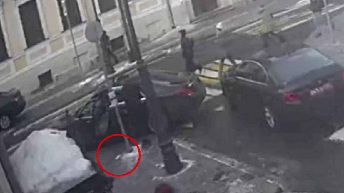 Водитель подобрал конверт с деньгами и стал фигурантом уголовного дела. Видео