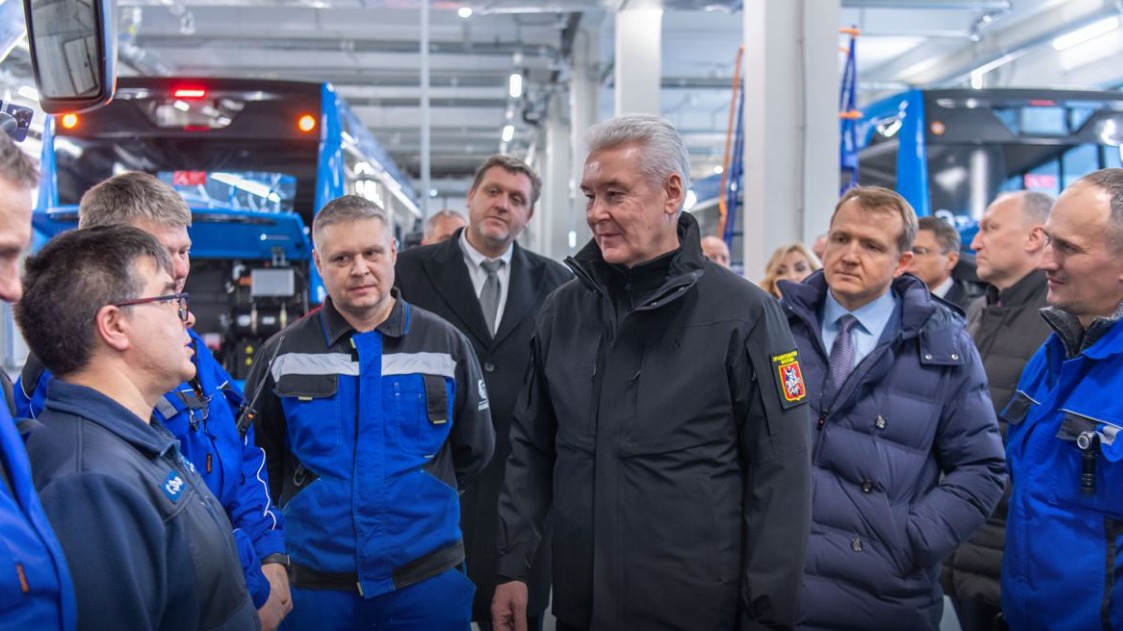 Собянин: По Москве курсирует уже более 1,5 тысячи электробусов