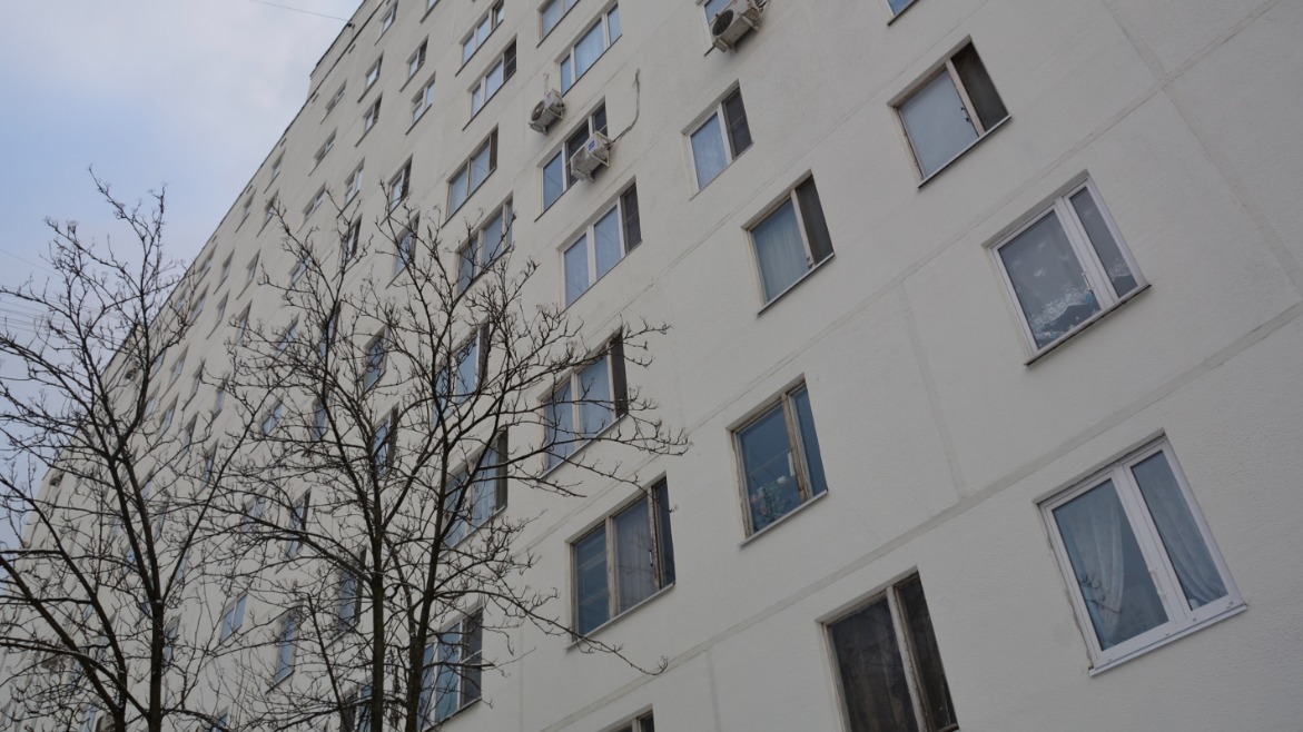 Ремонт фасада в доме 1976 года постройки завершился в районе Отрадное