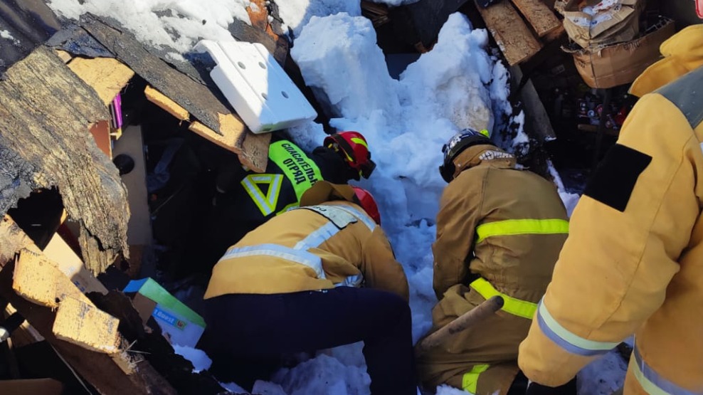 Крыша гаража упала на мужчину в подмосковной Власихе