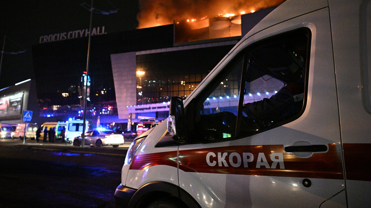 СМИ: Более 10 человек погибли и около 50 пострадали при стрельбе в «Крокусе»