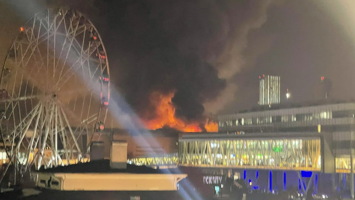 Пожару в «Крокус сити холле» присвоен повышенный ранг сложности