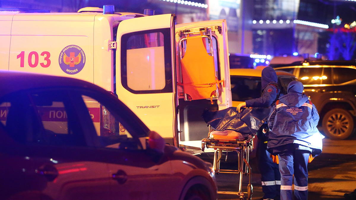 ФСБ: 40 человек погибли и 100 пострадали при стрельбе в «Крокус Сити Холле»