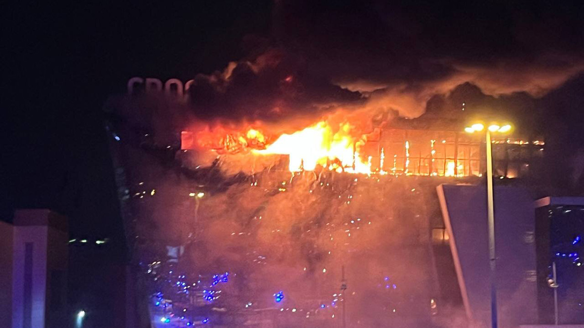 Росгвардия: На место теракта в «Крокусе» прибыли спецподразделения ведомства