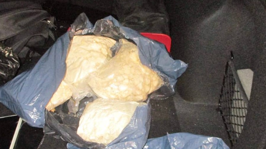 Молодую пару задержали в столице с почти четырьмя килограммами наркотиков