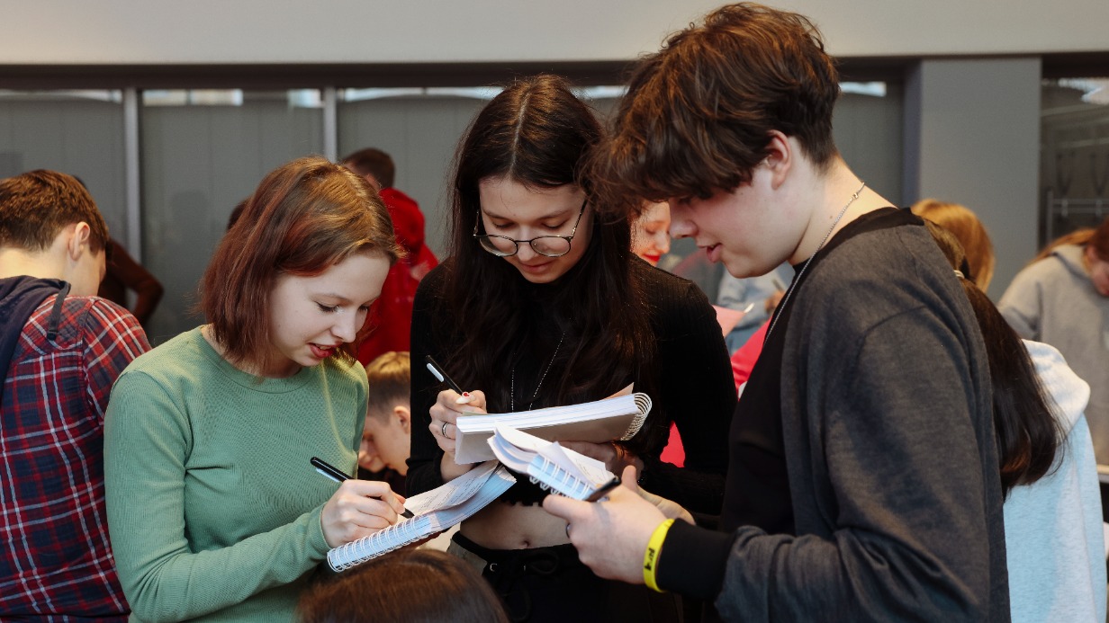 Сергунина пригласила москвичей на бесплатные курсы «Мосволонтера»