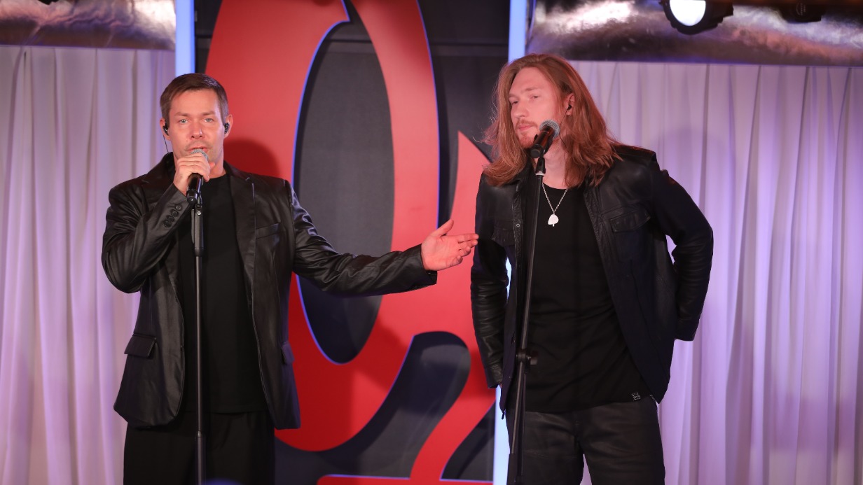 Российские звезды приняли участие в музыкальном марафоне поддержки