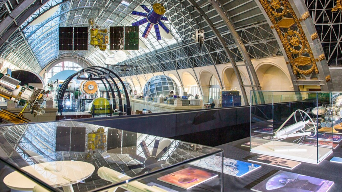 Приуроченные к юбилеям трех писателей-фантастов мероприятия пройдут на ВДНХ