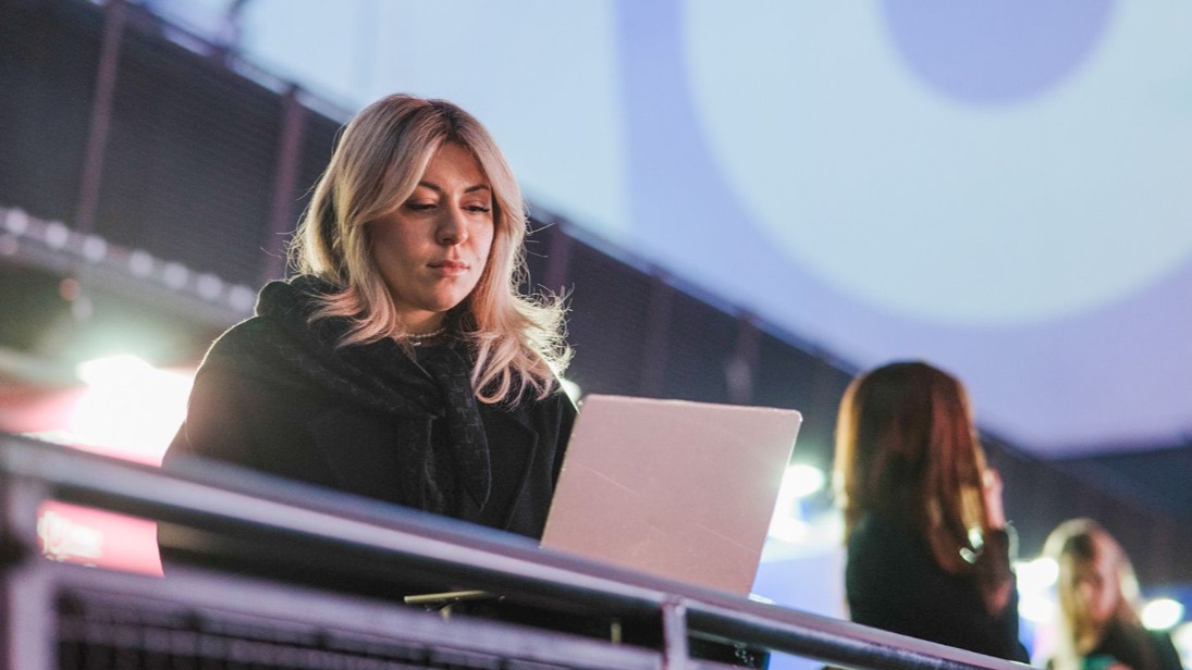 Москвичам напомнили о приеме заявок на конкурс «Молодежная столица в эфире»