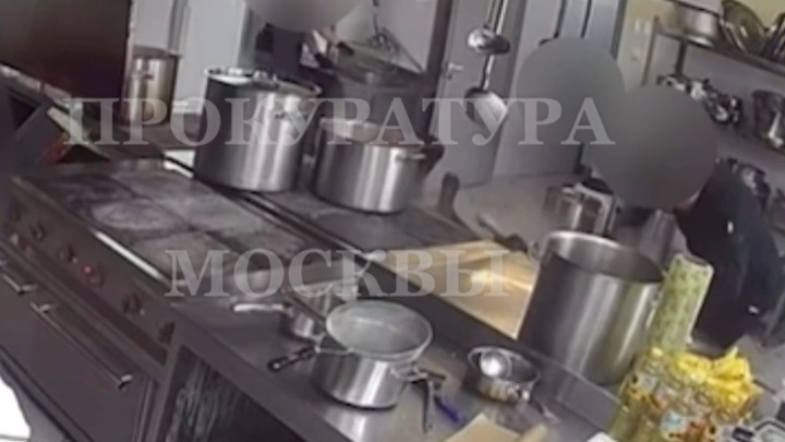 Повар опрокинул на себя кастрюлю и получил ожоги на северо-западе столицы