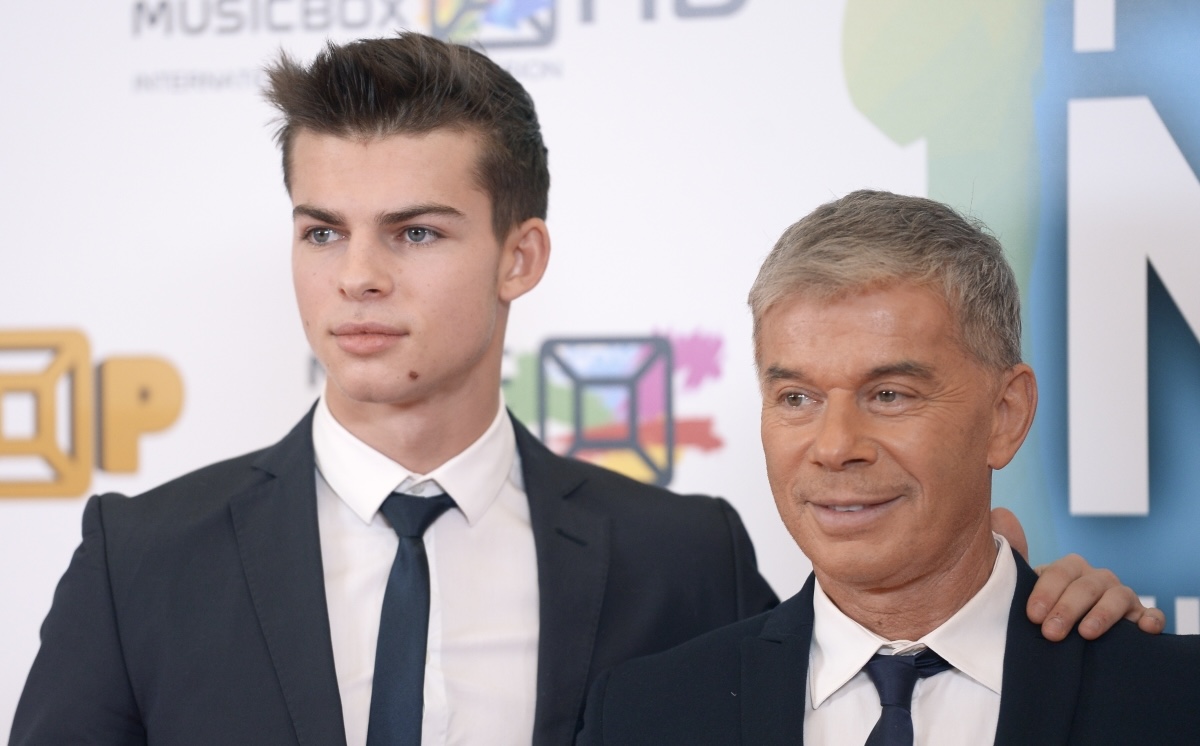 Mash: Пасынок Олега Газманова отказался от его фамилии из-за санкций ЕС