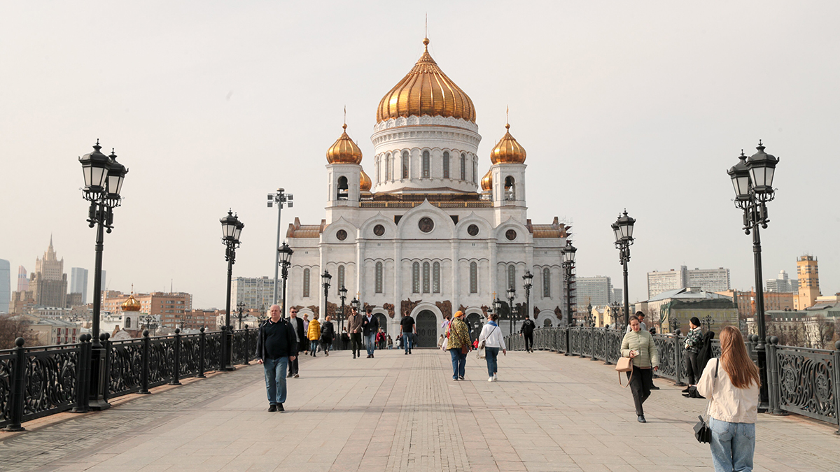 Благодатный огонь доставили в Москву