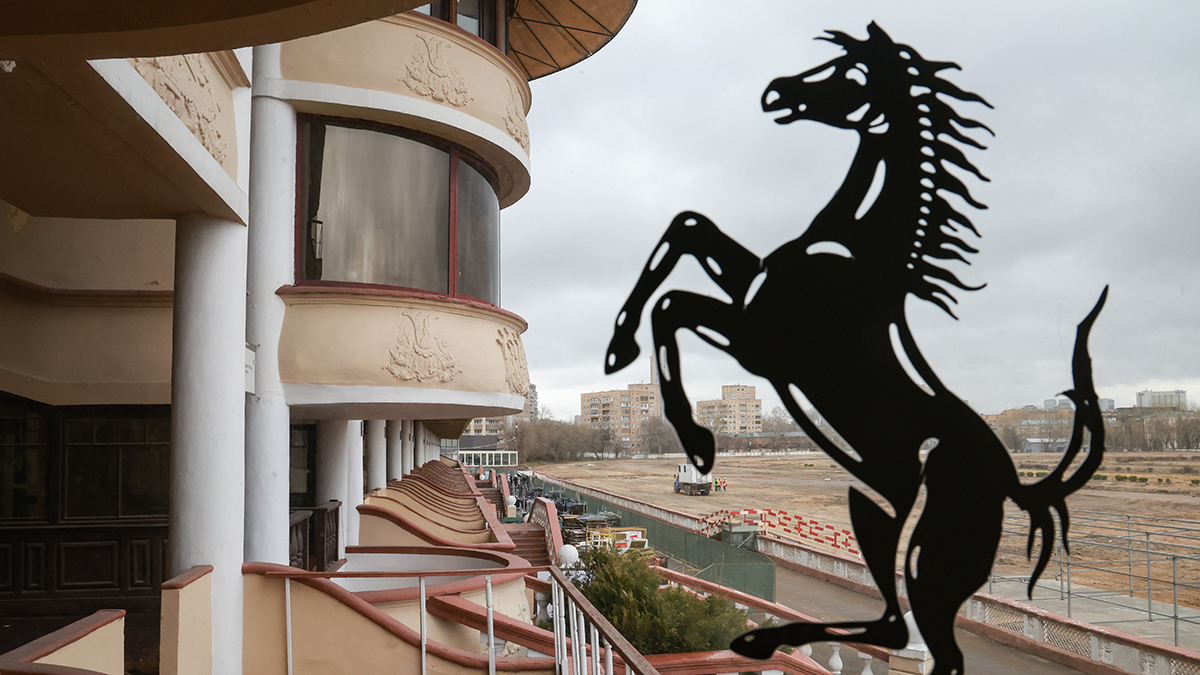 Собянин сообщил о начале комплексной реконструкции Московского ипподрома