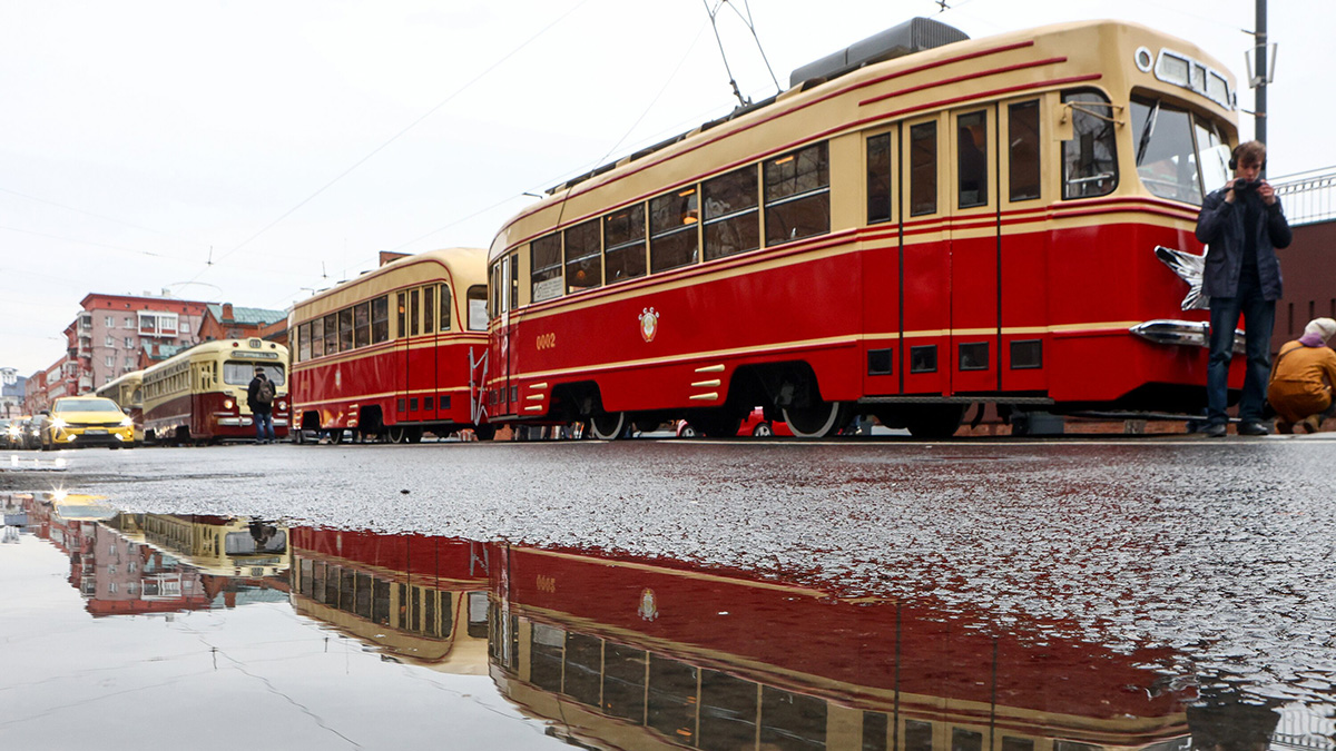 Трамвай насмерть сбил перебегавшую дорогу женщину на юге Москвы