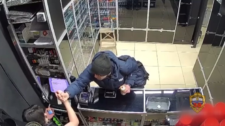 Полицейские задержали подозреваемого в ограблении московской табачной лавки