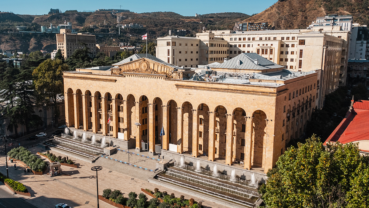 Спецназ в Тбилиси использовал перцовый спрей для разгона митингующих