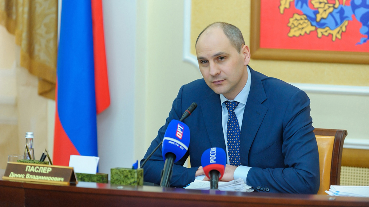 Глава Свердловской области Паслер снял с должности вице-губернатора Чемезова