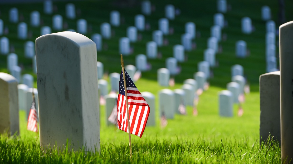 Могилы убитых на Украине наемников появились на кладбищах в США