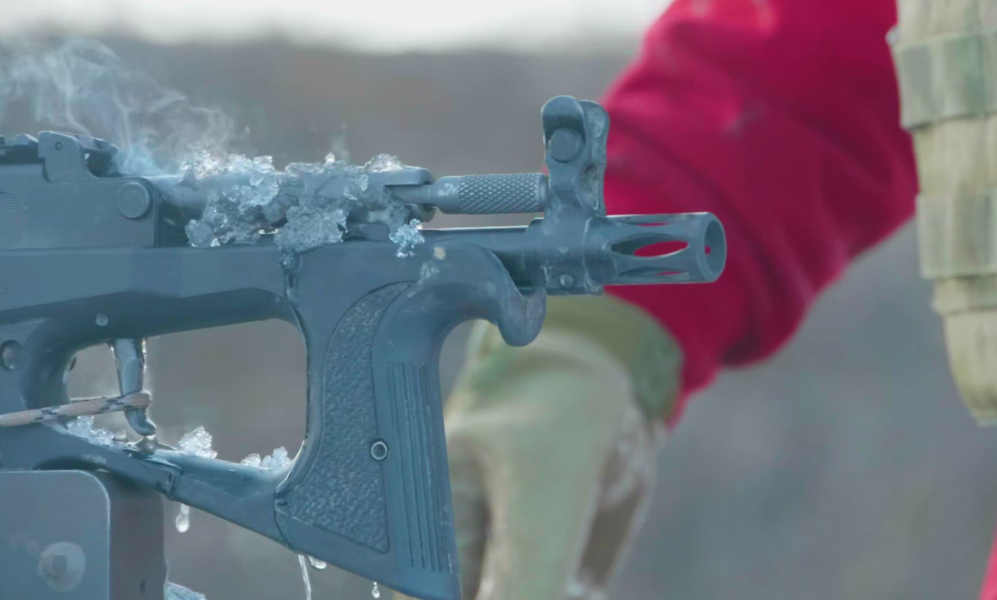 Пистолет-пулемет ПП-2000 прошел тест по стрельбе с грязью внутри
