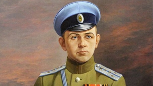 Подъесаул Н. Н. Туроверов в форме Атаманского полка