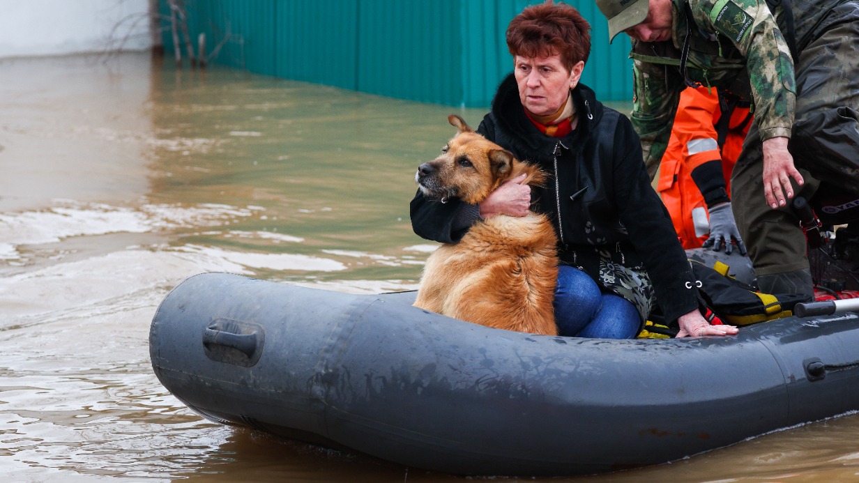 Почему уровень воды в реке Урал под Оренбургом продолжает расти и когда это  закончится