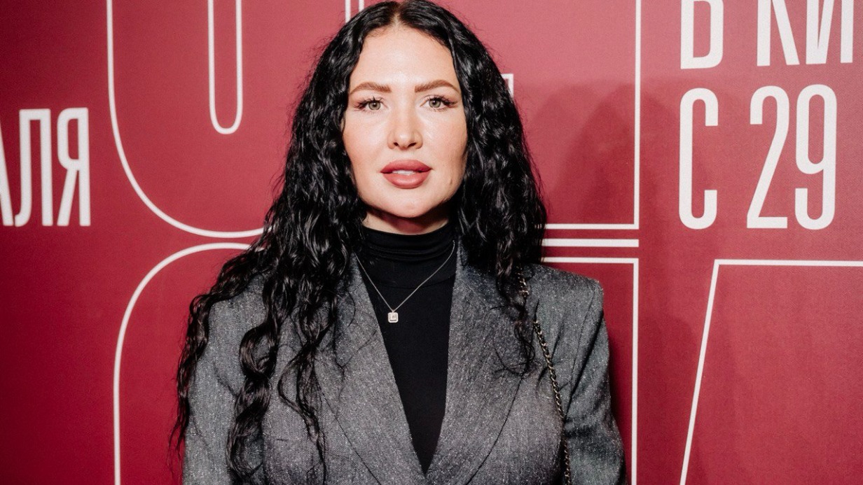 Как правильно подобрать брючный костюм на весну: советы дизайнера